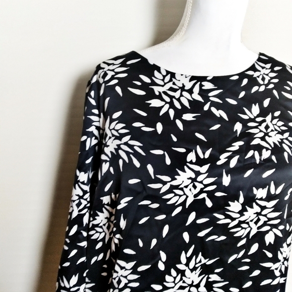 Merona Silky Black and White Quarter Sleeve Blouse - Picture 6 of 9
